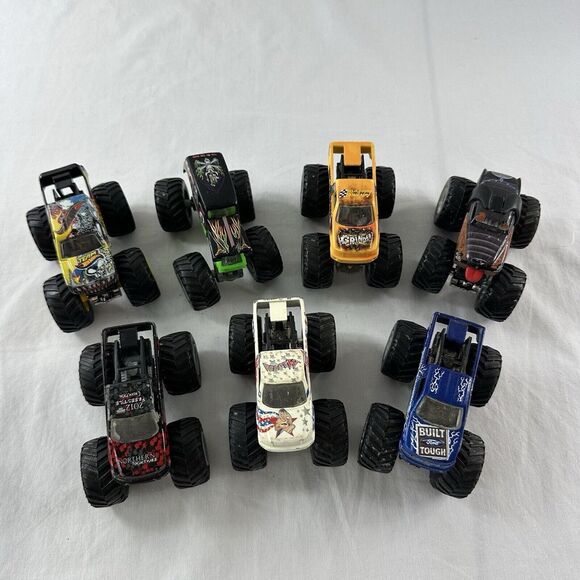 Monster Jam Truck 1:64 Diecast Vehicle Mixed Lot Of 7 Grave Digger Monster Mutt